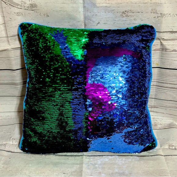 Fortnite Best Mates 2 dance poses reversible sequin decorative throw pillow - Picture 1 of 7